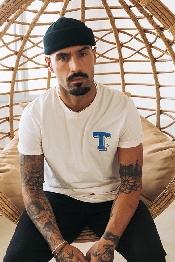Unleash The Thunder - T-Shirt - Vintage White — Vista 3