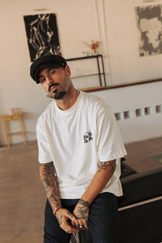 No Time To Rest - Oversize T-Shirt - Off White — Vue 3