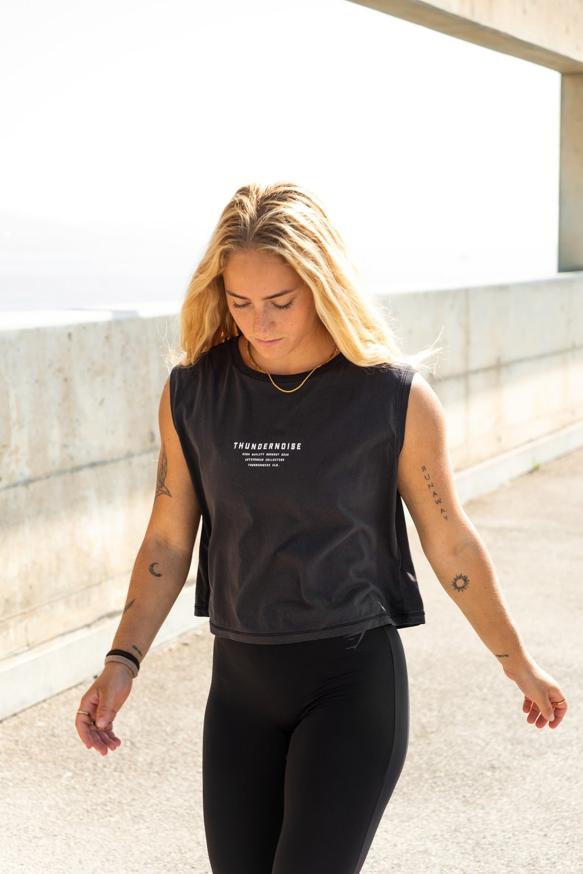 Lift Heavy Run Fast - Cropped Tank Top — View 6