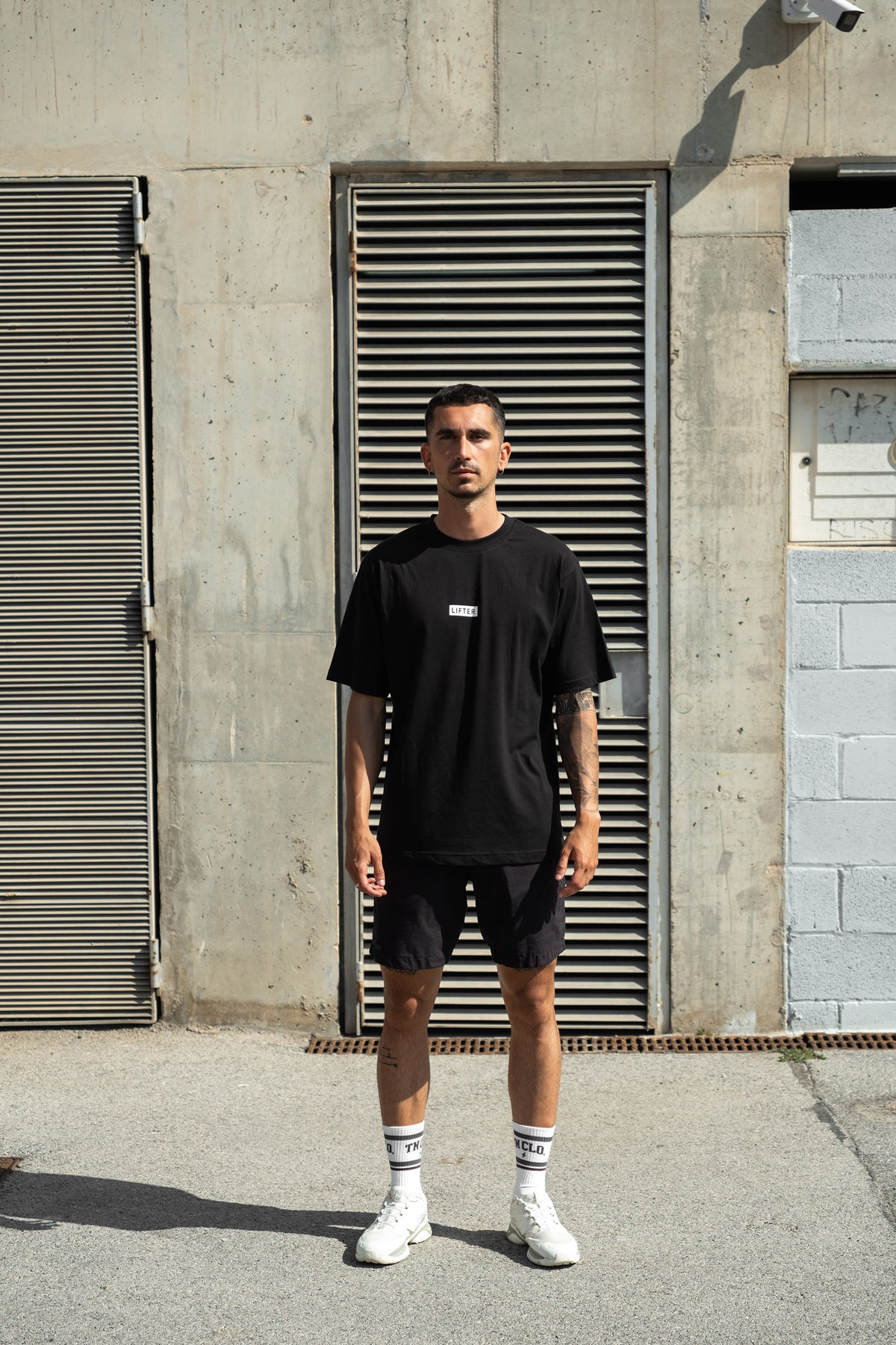 Lifter - Relaxed T-Shirt - Black — Vista 8