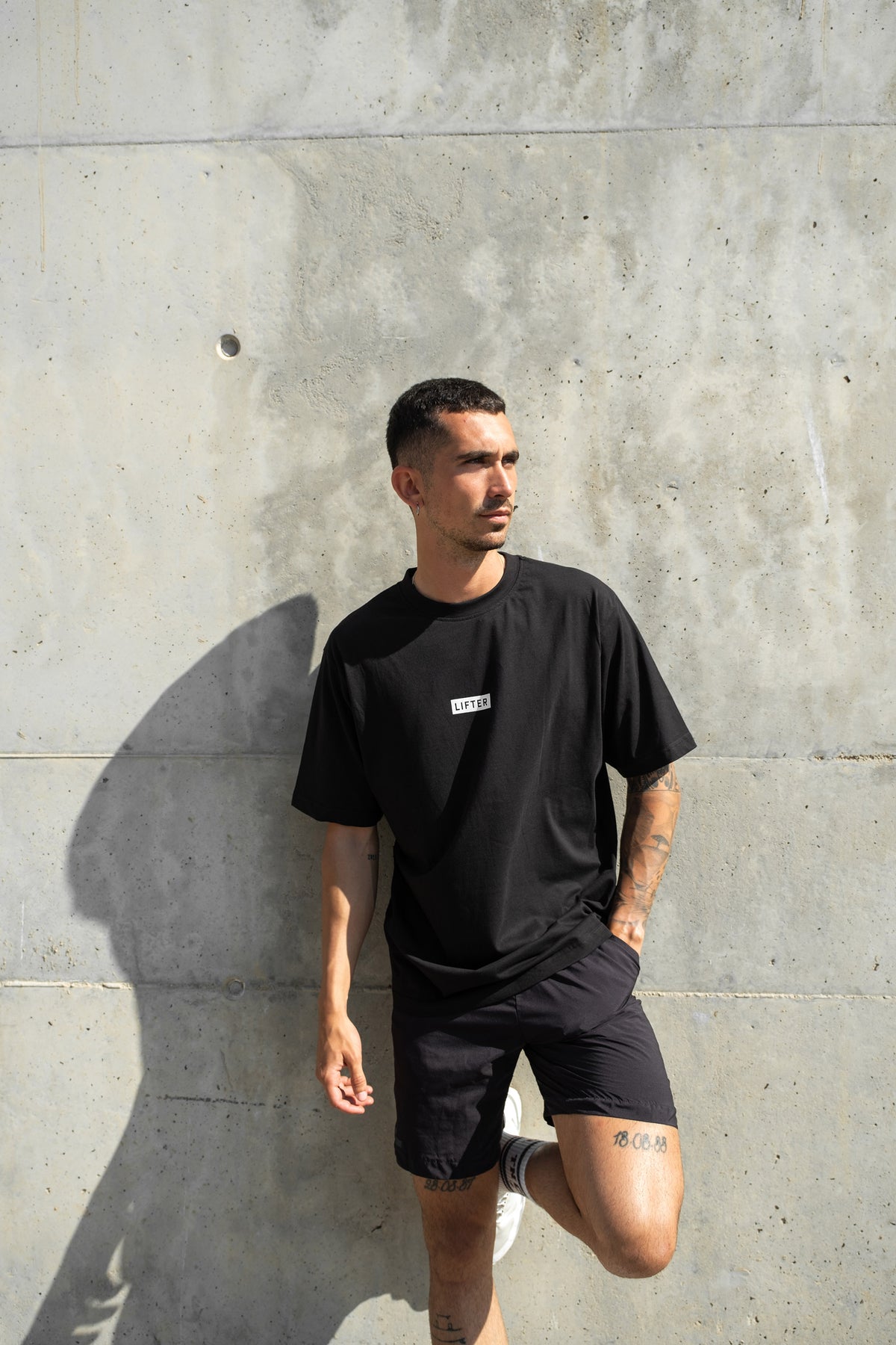Lifter - Relaxed T-Shirt - Black — Vista 5