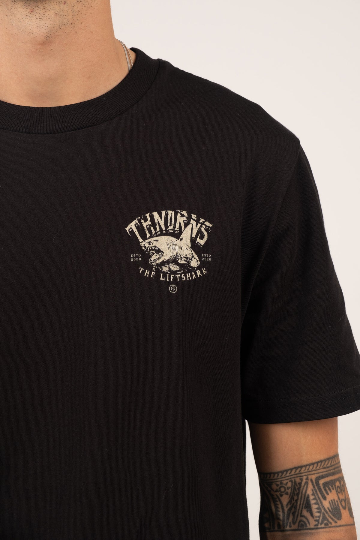 Lift Shark T-Shirt — Vista 4