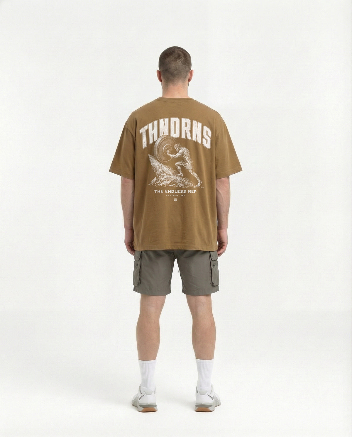 Sisyphus Relaxed Tee Brown - Model Back — Ansicht 4