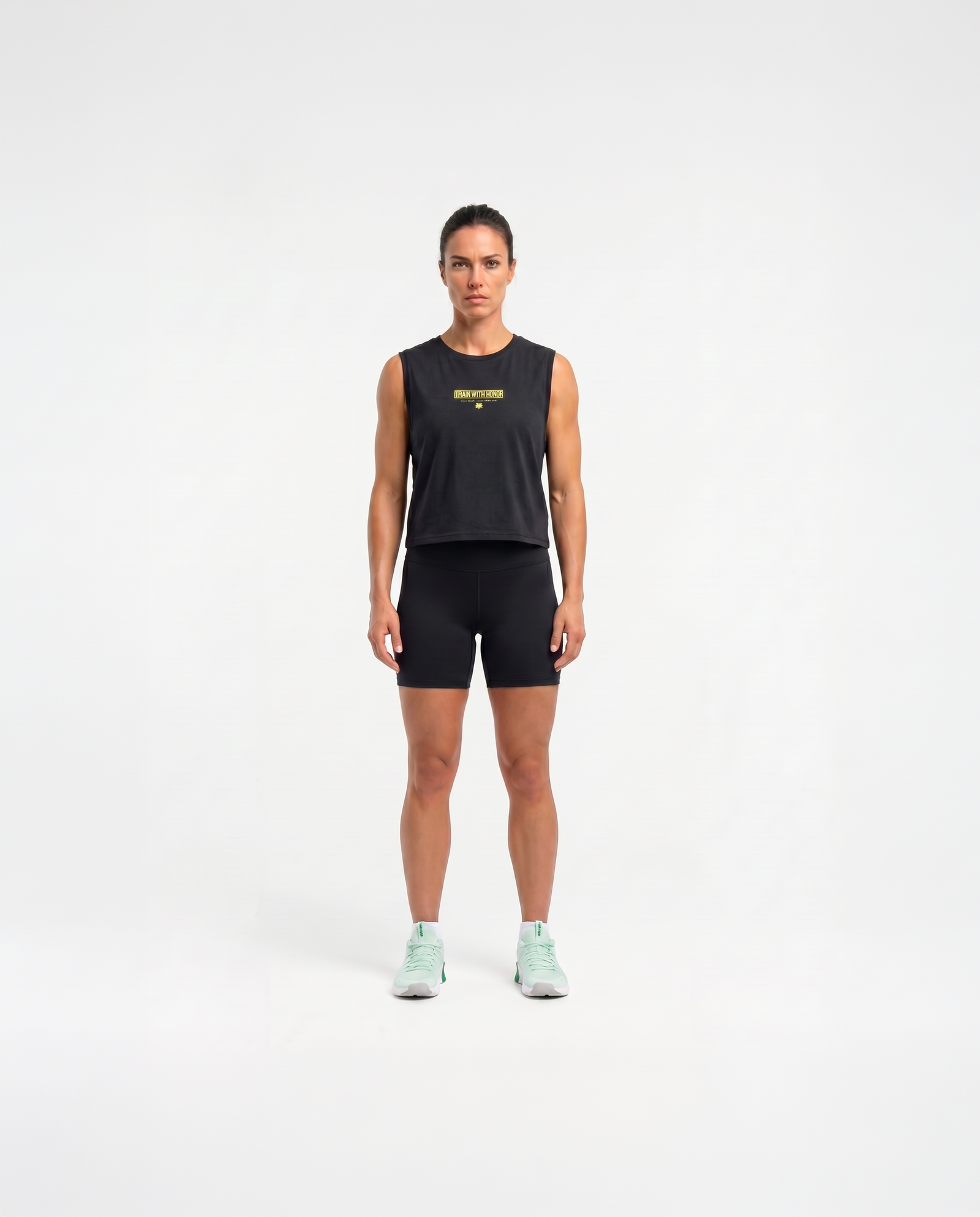 Train With Honor Cropped Tank Top Washed Grey - Model Front — Ansicht 2