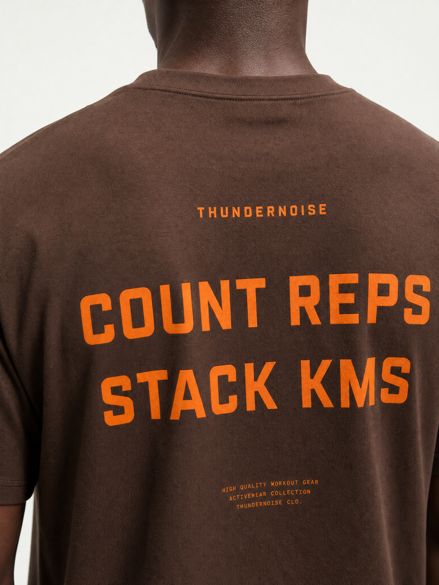 Count Reps Regular T-shirt Dark Brown - Detail Back — Vista 7