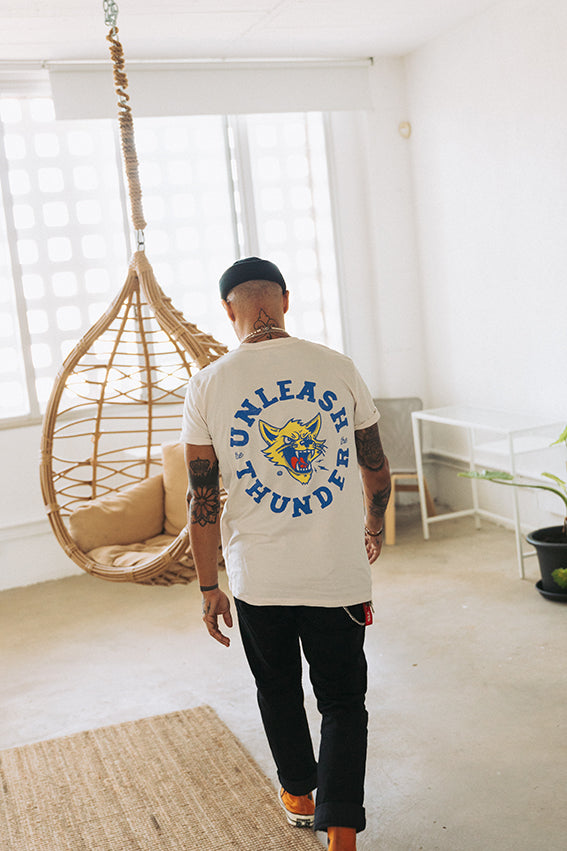 Unleash The Thunder - T-Shirt - Vintage White — Vista 2
