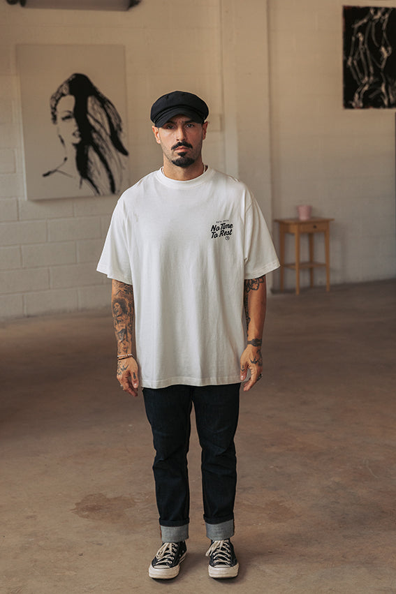 No Time To Rest - Oversize T-Shirt - Off White — Vue 7
