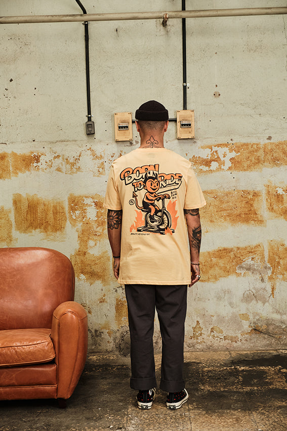 Born to Ride - T-Shirt - Loquat — Vista 6

