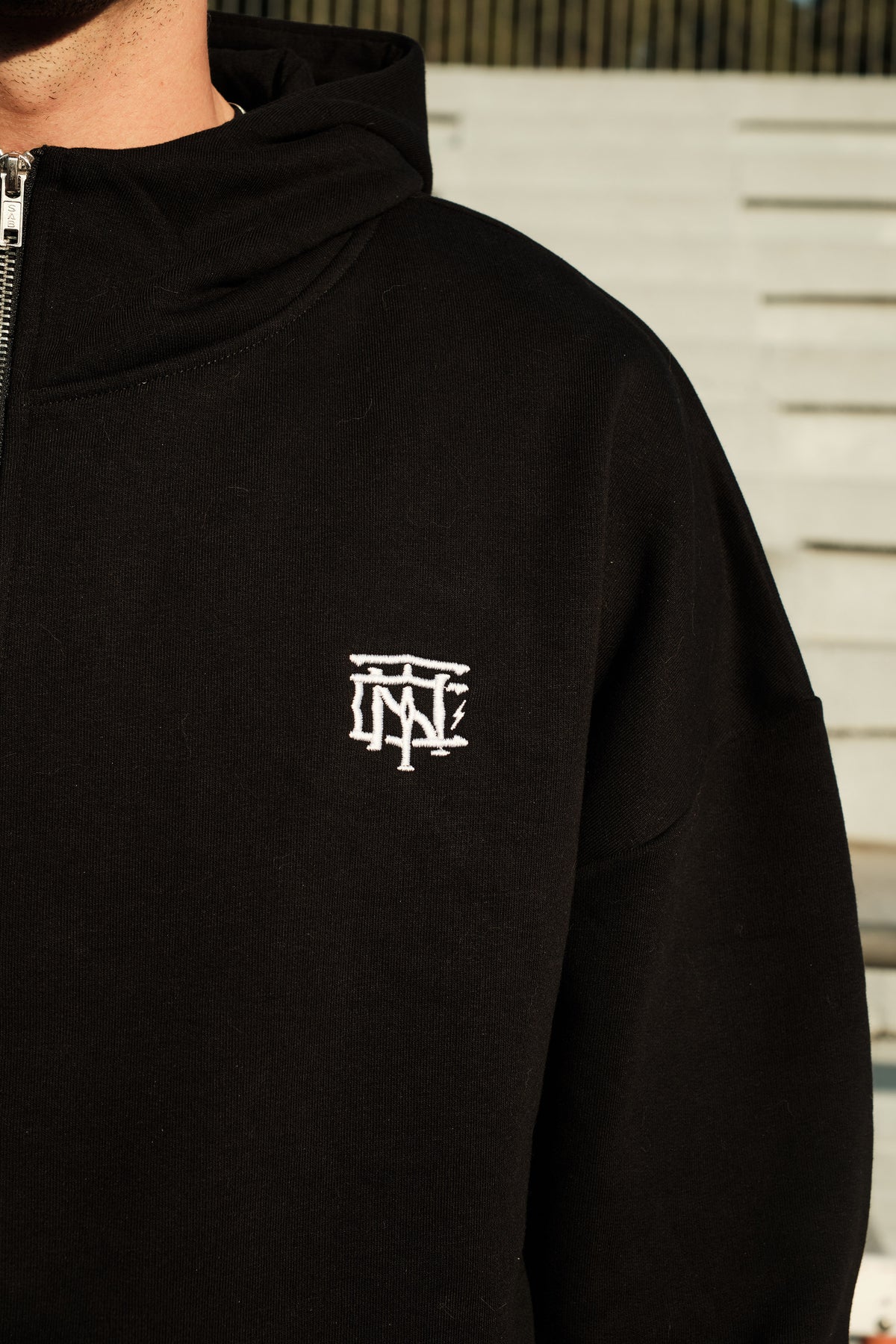Legacy Runner Zip Hoodie — Vista 4
