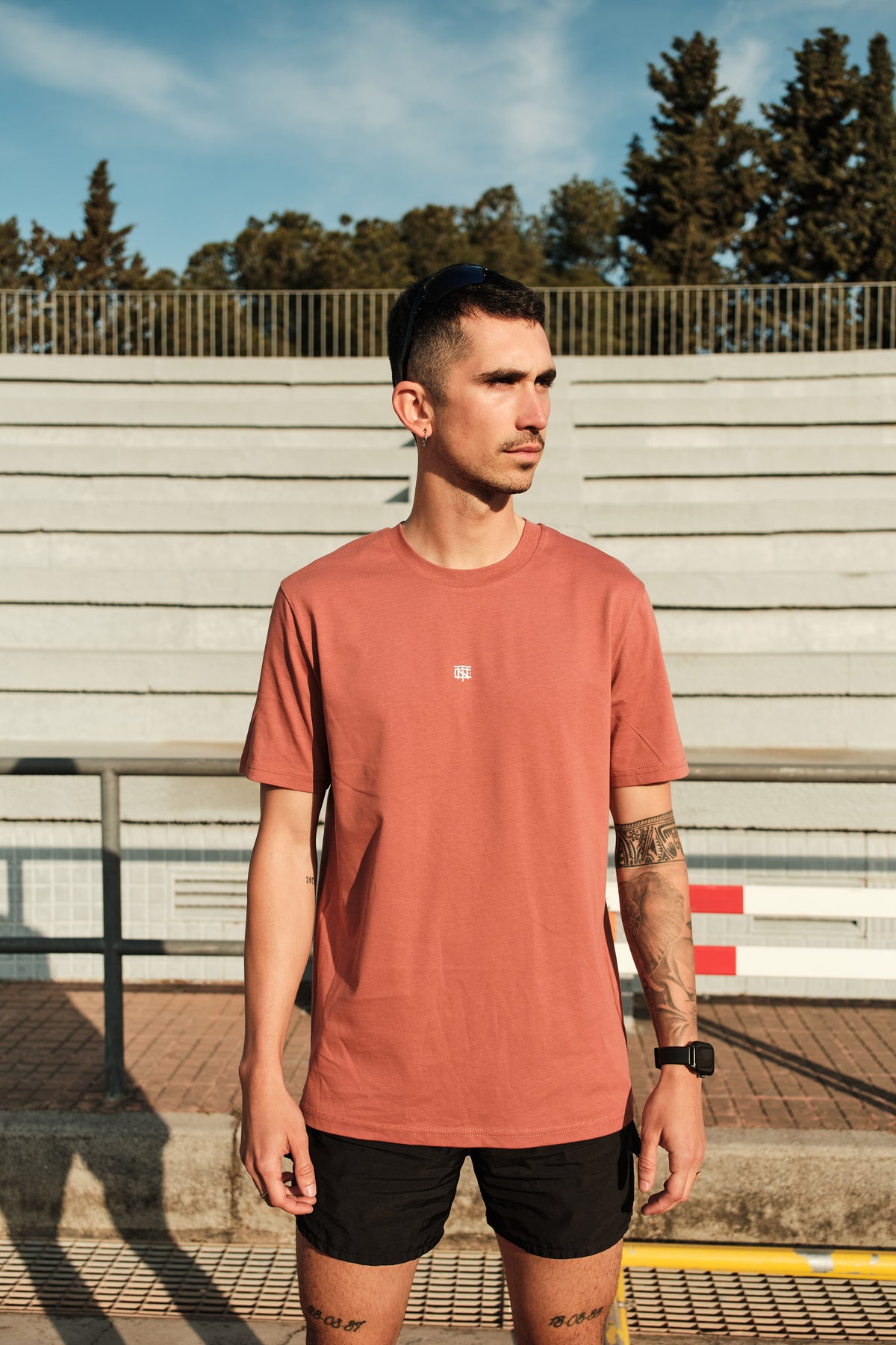 Legacy Runner T-Shirt — Vista 2
