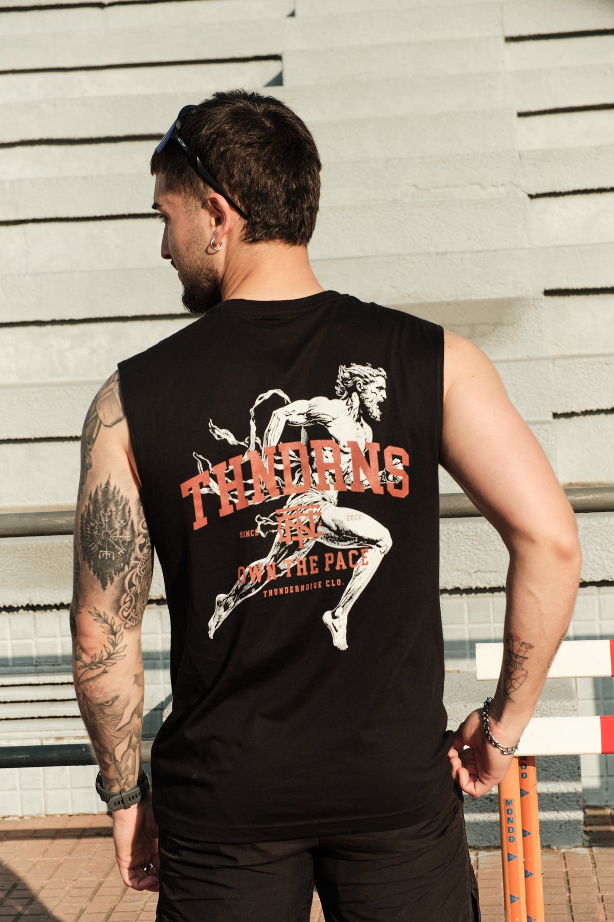 Legacy Runner - Tank Top — Vista 2
