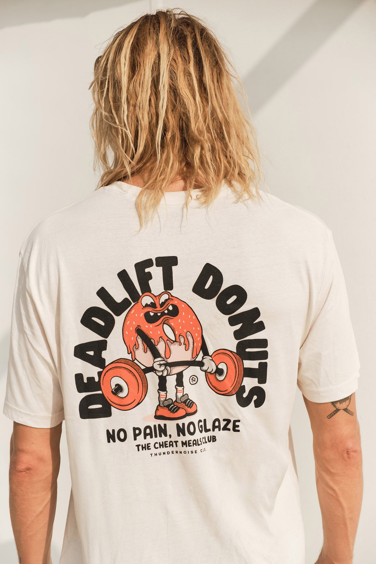 Deadlift Donuts T-Shirt — Vista 2
