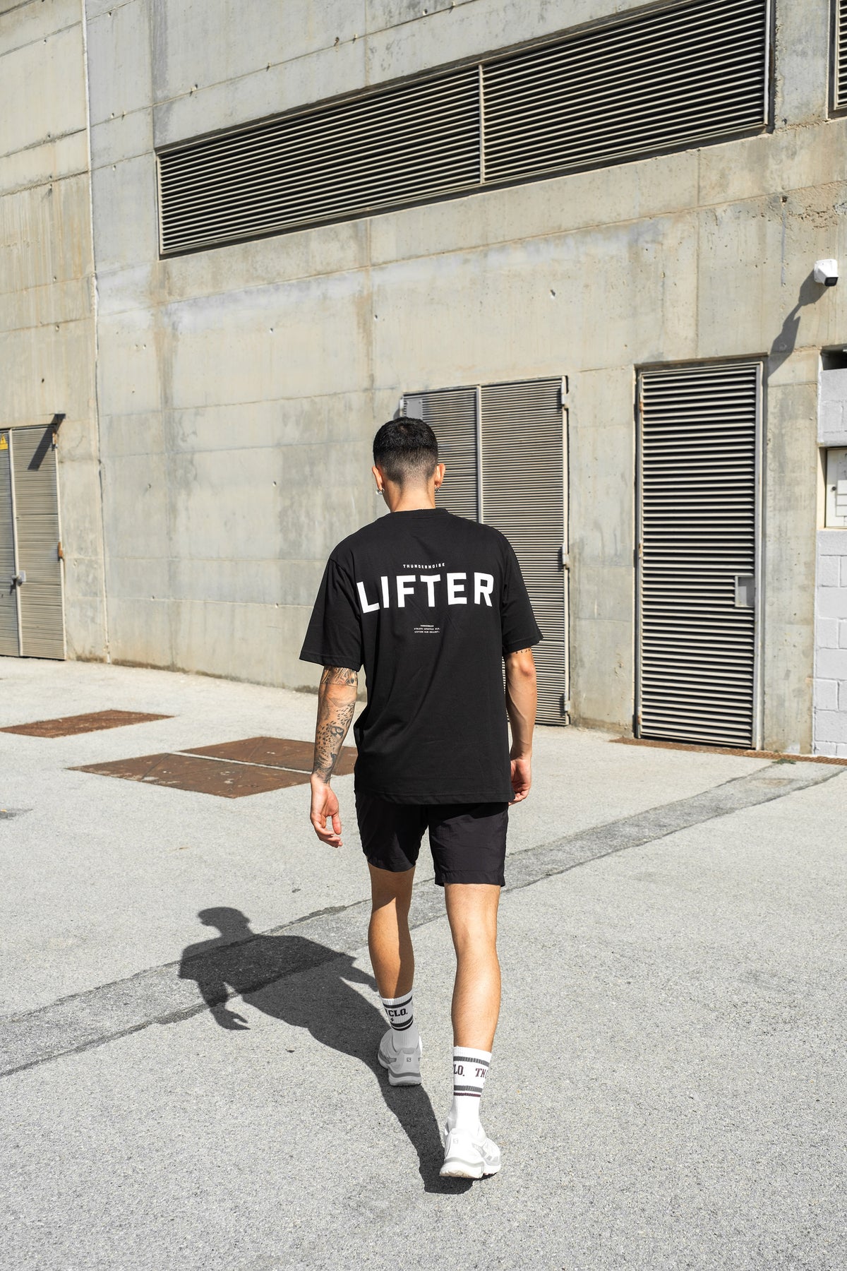 Lifter - Relaxed T-Shirt - Black — Vista 4
