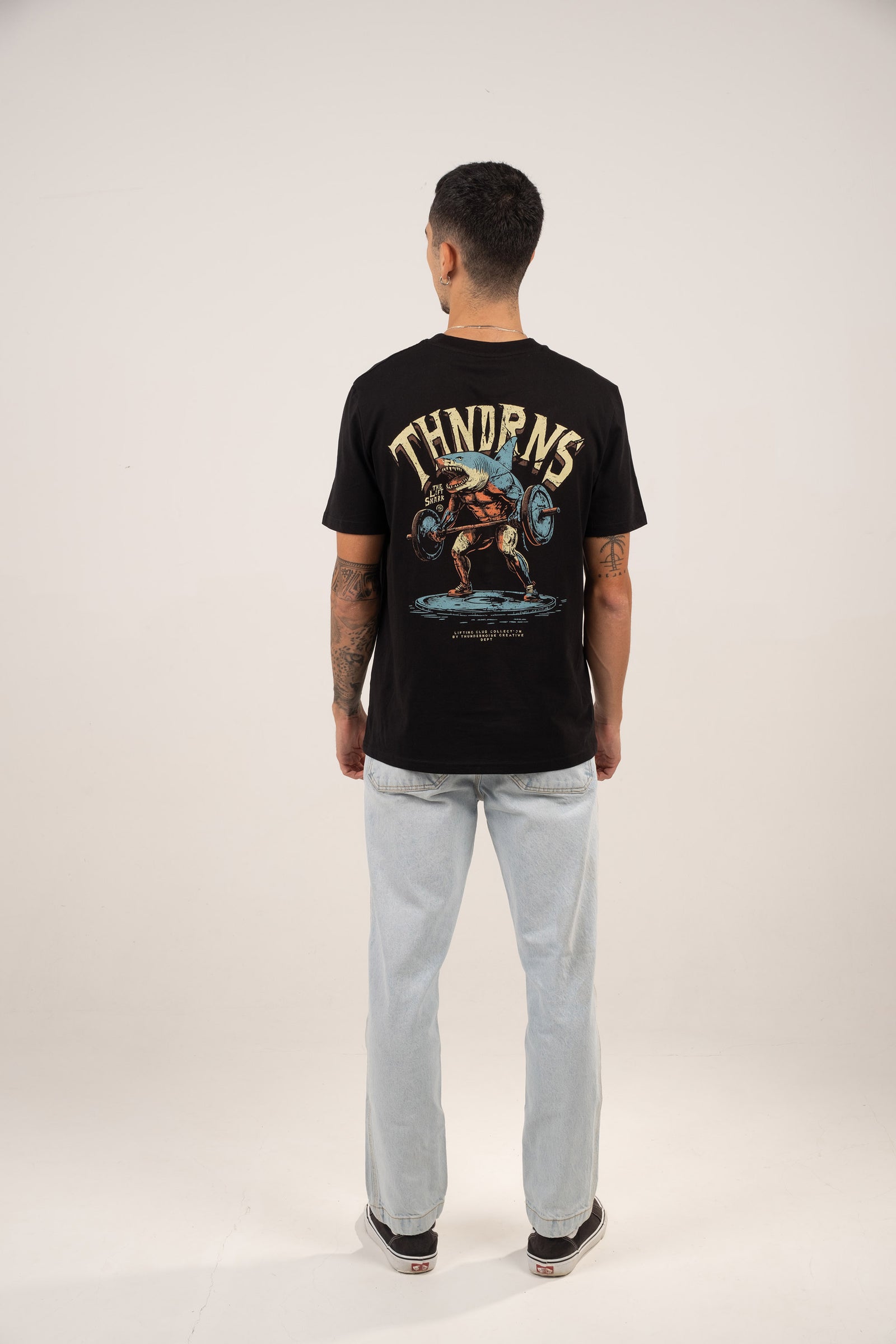 Lift Shark T-Shirt — Vista 6
