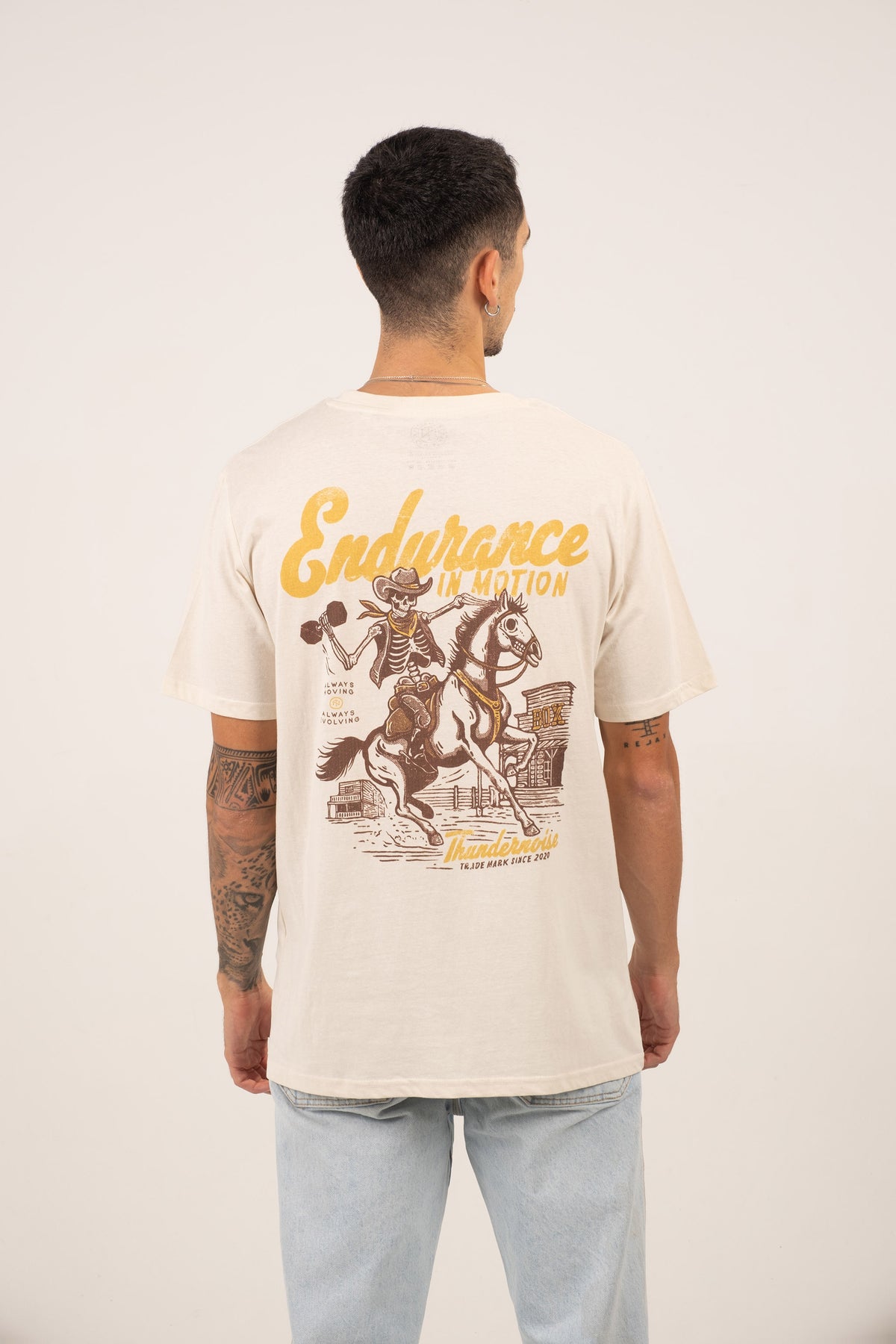 Endurance in Motion T-Shirt — Vista 4
