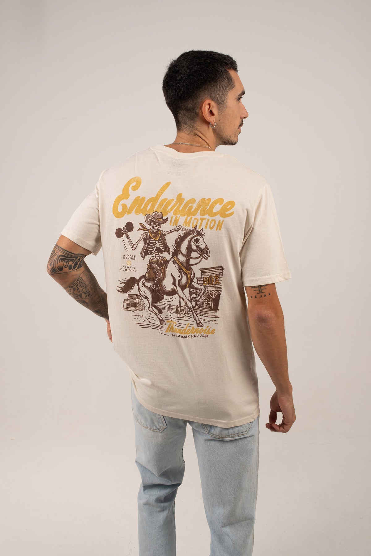Endurance in Motion T-Shirt — Vista 2
