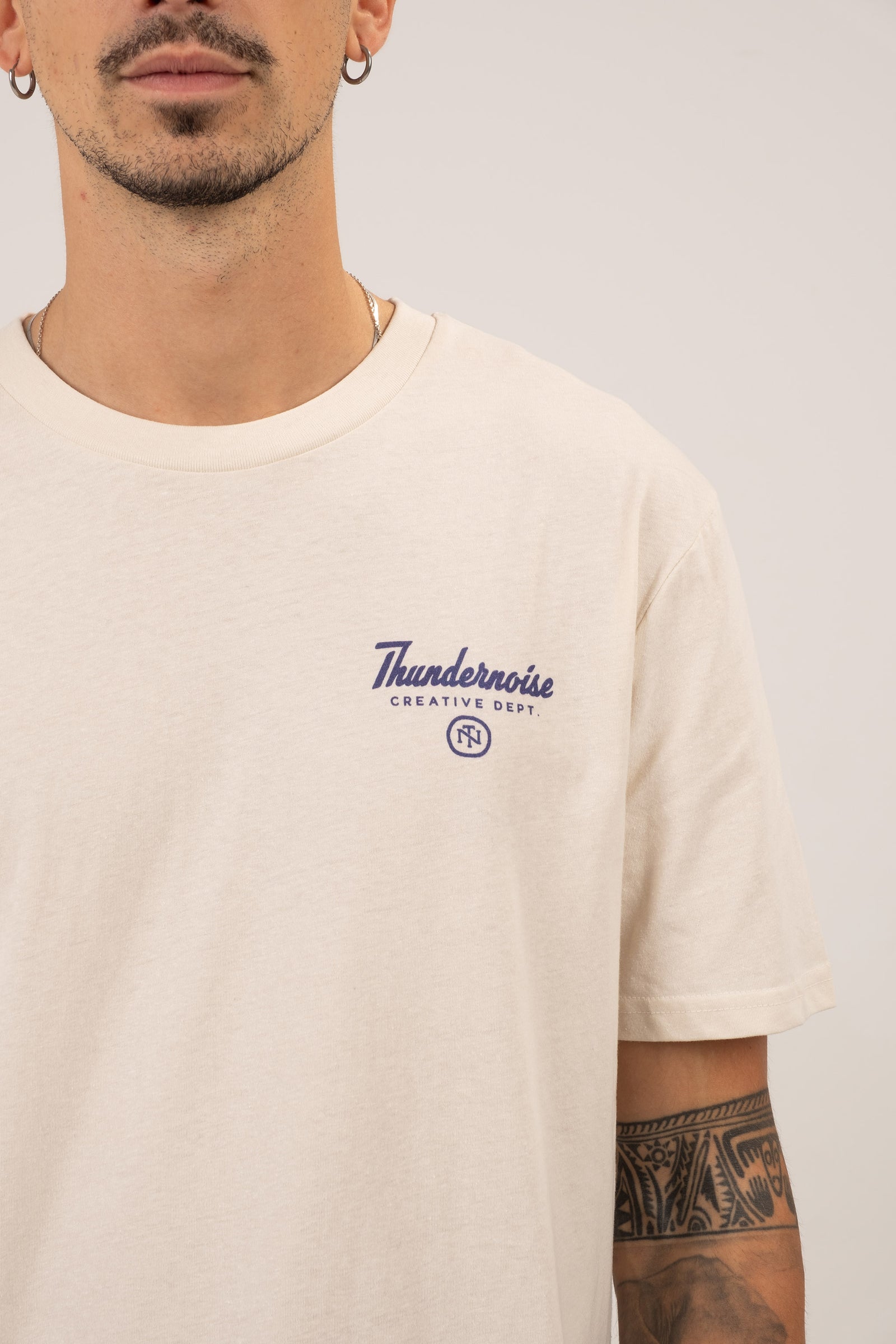Vintage Strength T-Shirt — Vue 4
