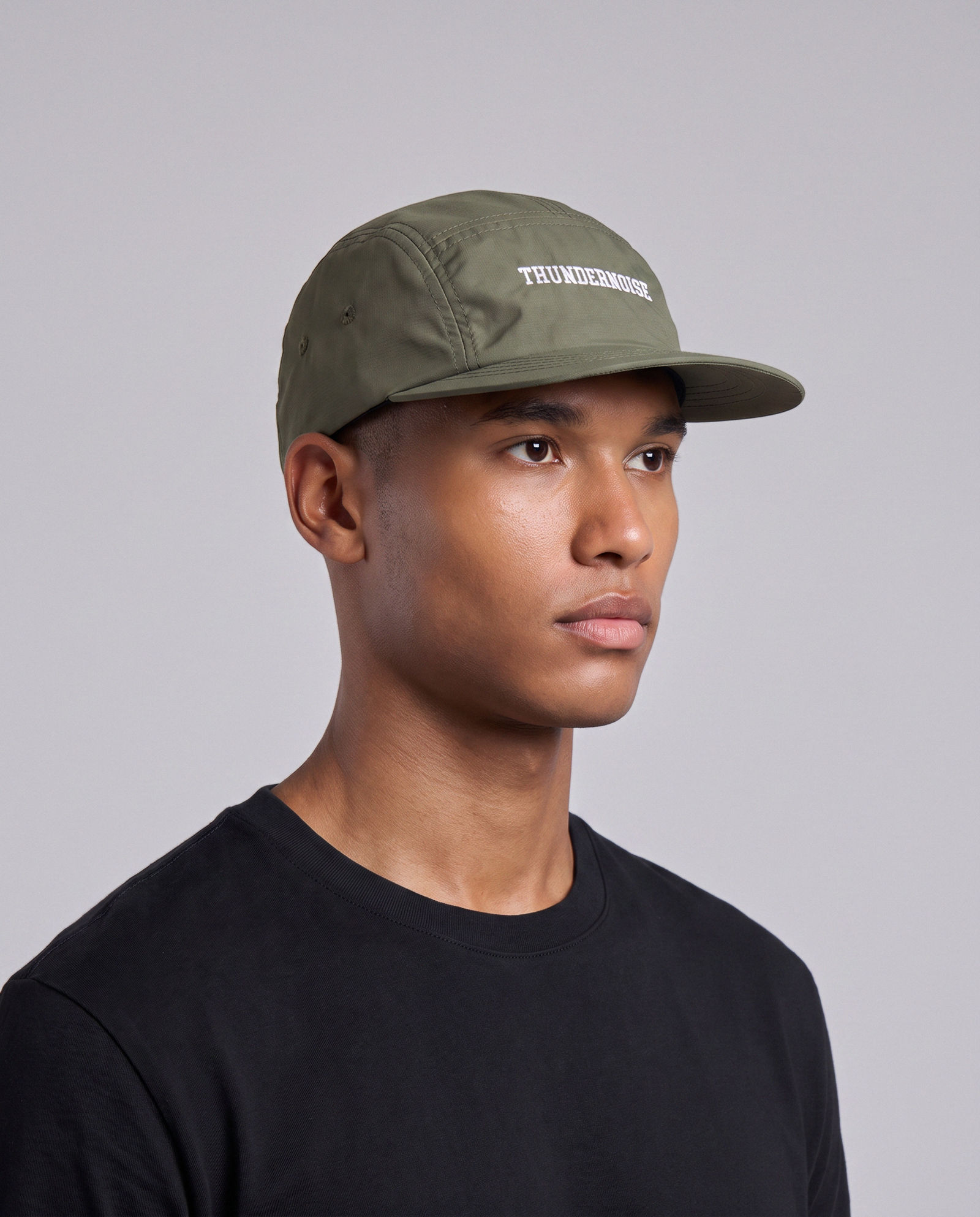 Thundernoise Nylon Ripstop Cap Khaki - Model Three Quarter — Vue 3
