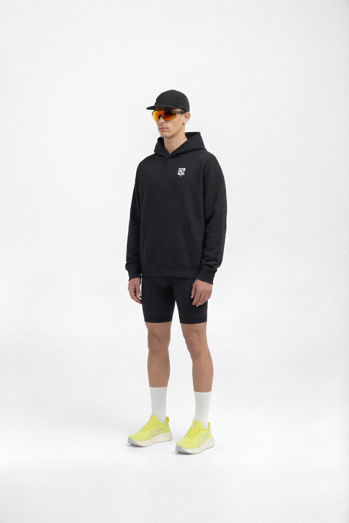 Miles don't Lie Oversize Hoodie - Black — Vue 3
