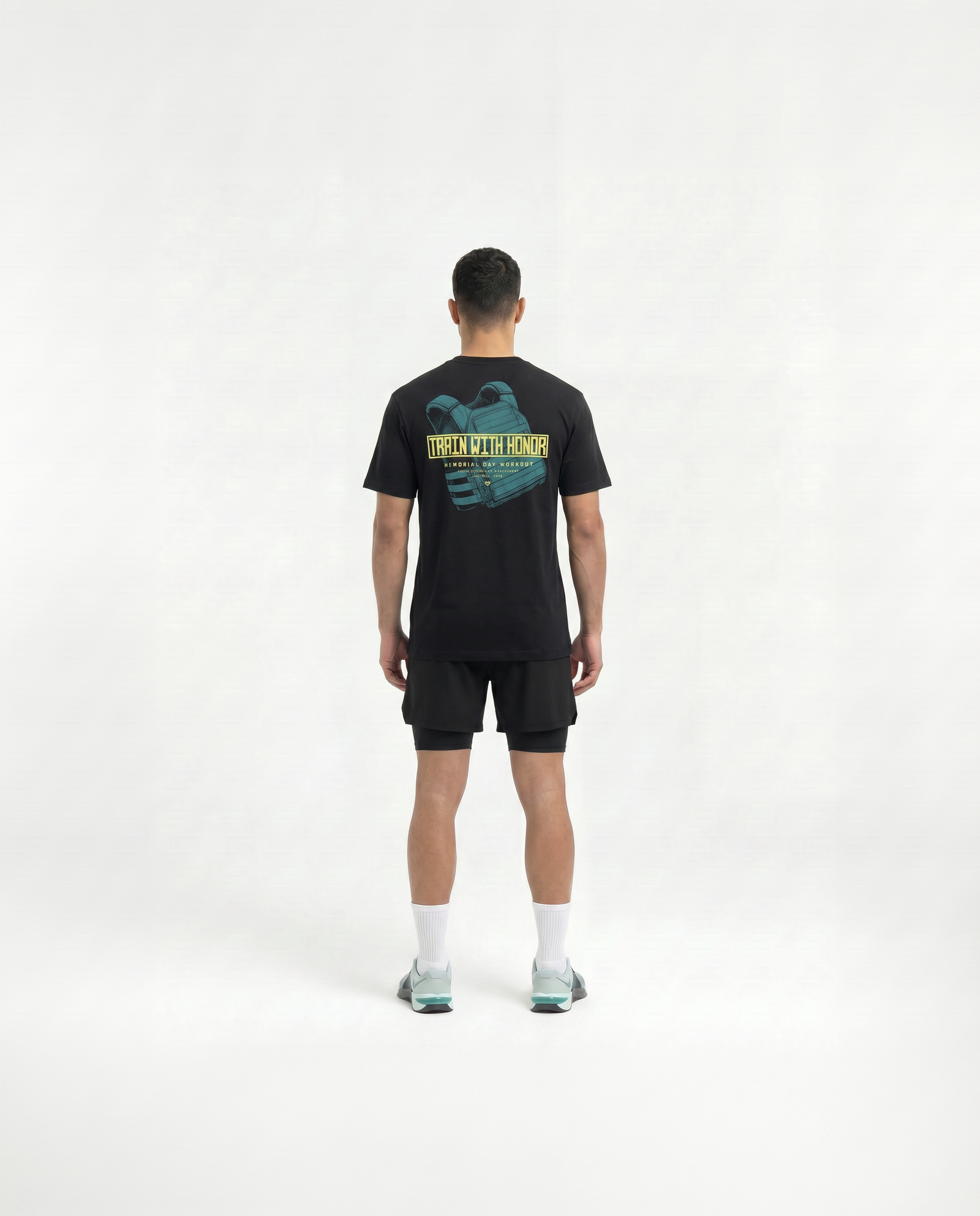 Train With Honor T-Shirt Black - Model Back — Ansicht 4
