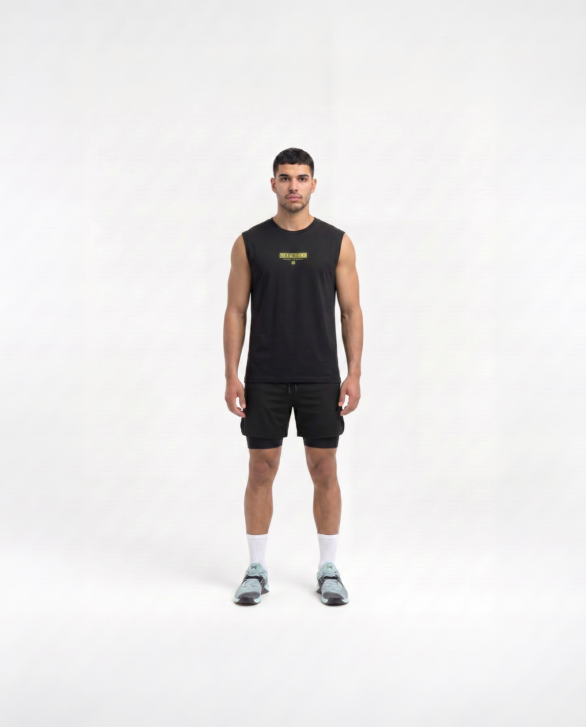 Train With Honor Tank Top Black - Model Front — Ansicht 2

