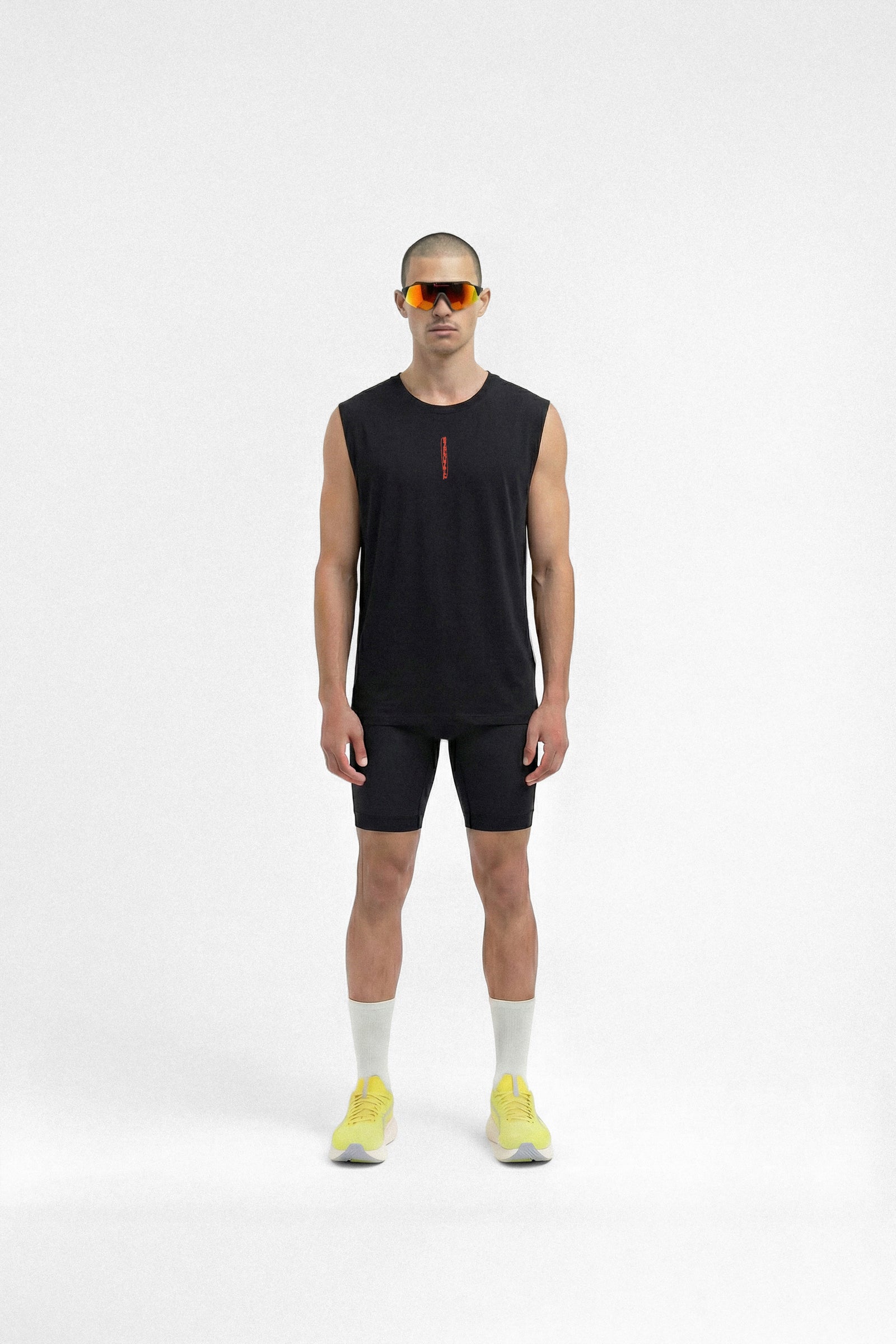 Vapor Pace Runner Tank Top - Black — Vista 5
