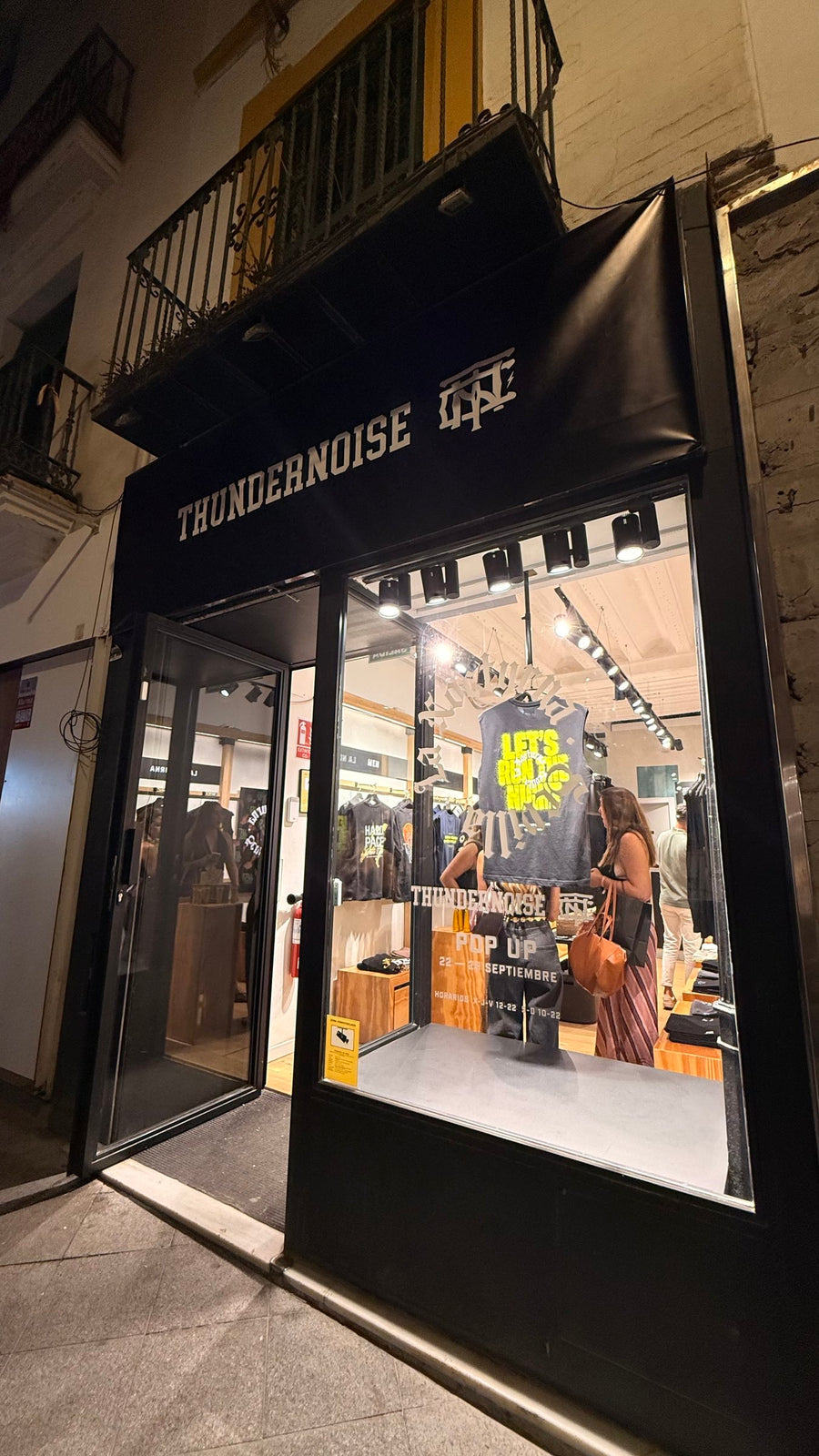 Thundernoise pop up opening night in Seville, photo 33