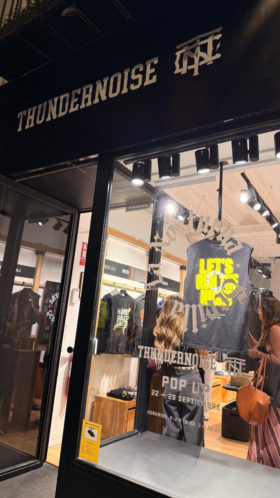 Thundernoise pop up opening night in Seville, photo 34