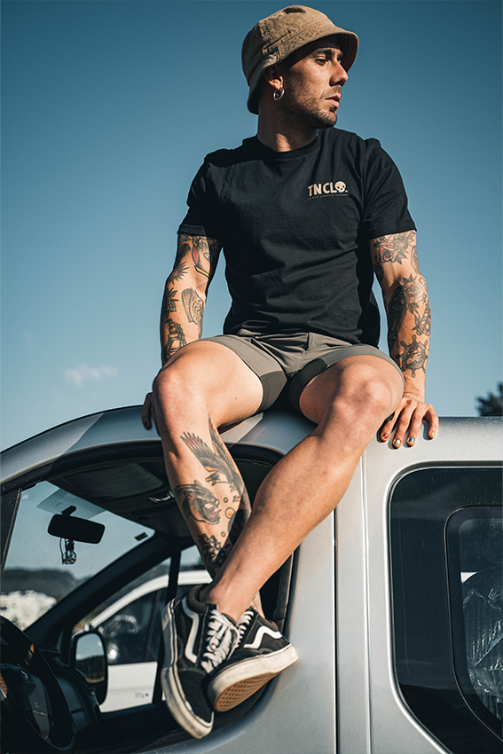 Cheaters Never Win, Be Honest T-shirt - Black — View 3
